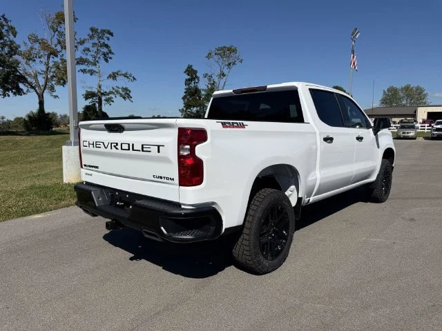 New 2026 Summit White Chevrolet Custom Trail Boss image 21
