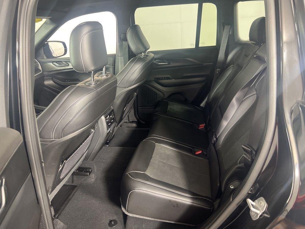 Used 2025 Diamond Black Crystal Pearlcoa Jeep Altitude X image 22