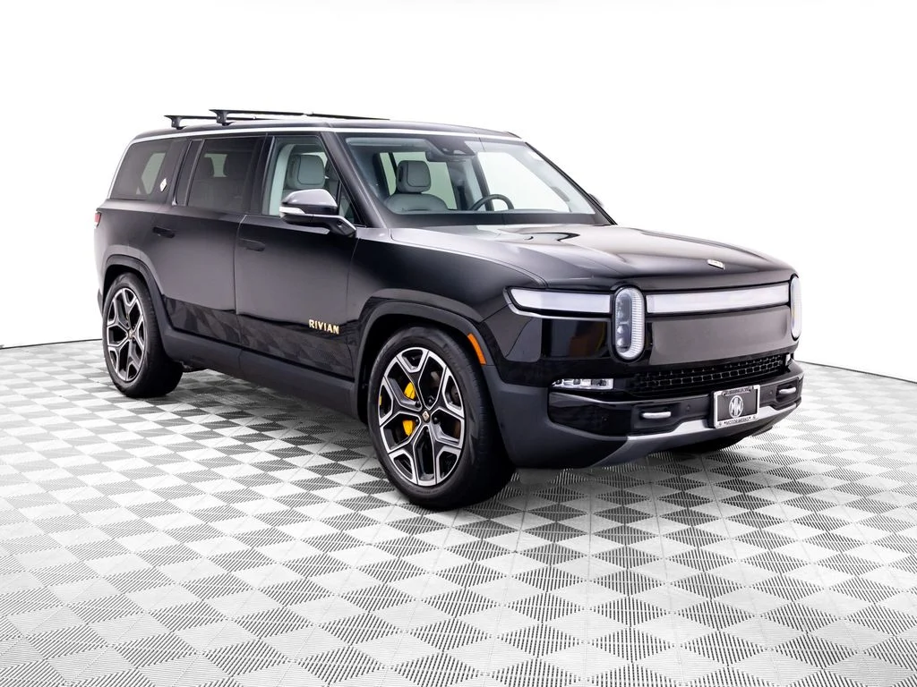 Used 2023  Rivian Adventure image 7