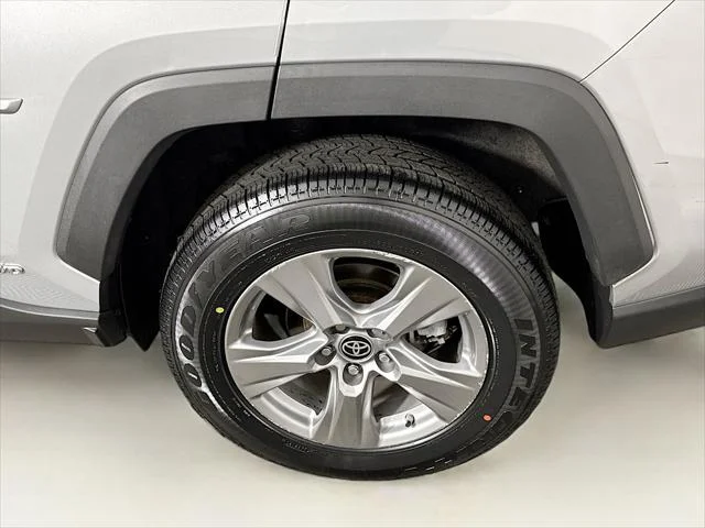 Certified Used 2022 SILVER SKY METALLIC Toyota  image 16