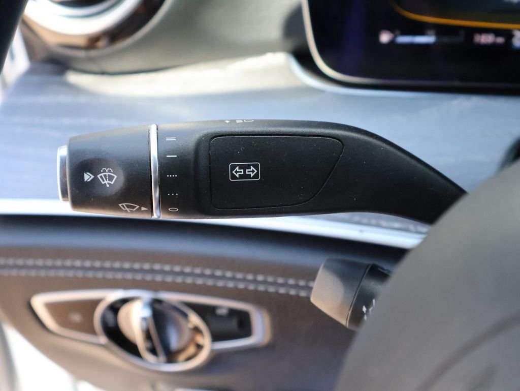 Used 2022 Cirrus Silver Metallic Mercedes-Benz Base image 38