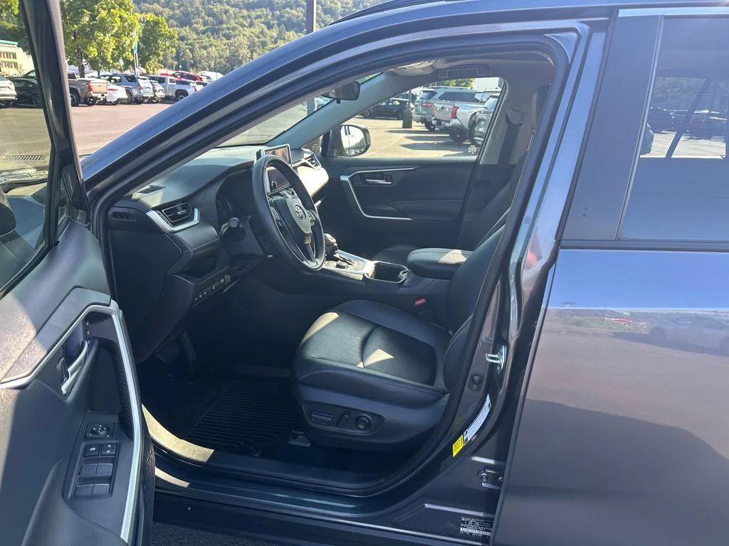 Used 2024 Gray Toyota XLE Premium image 13