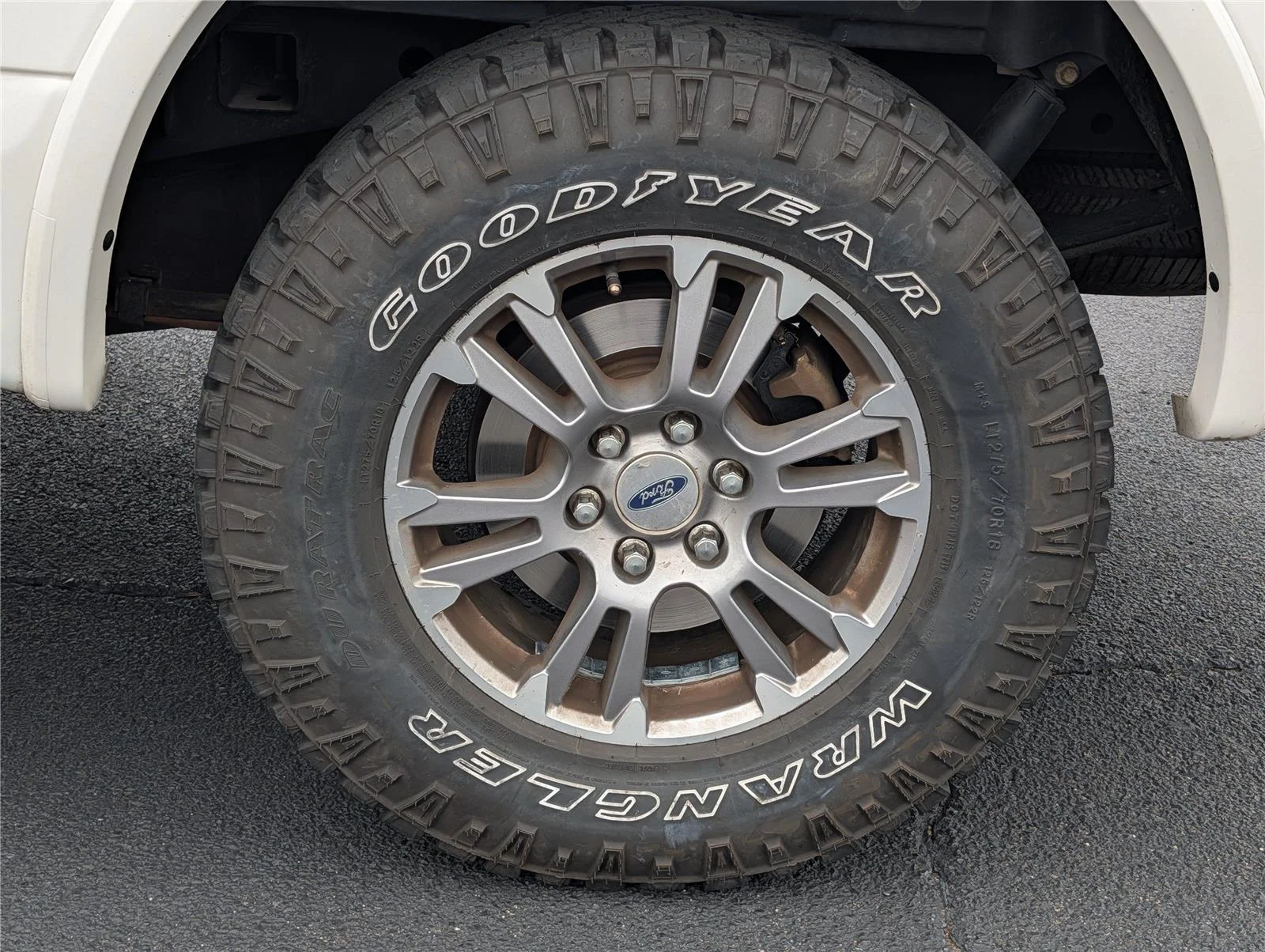 Used 2018 White Platinum Metallic Tri-Coat Ford King-Ranch SuperCrew 5.5-ft. 2WD image 10