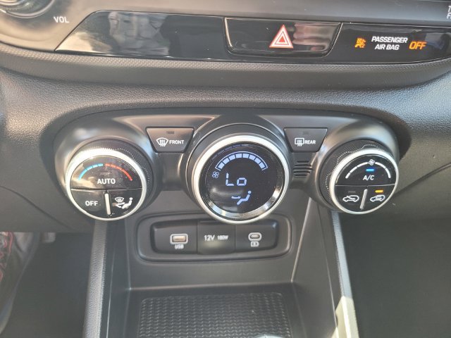 Used 2025 Gray Hyundai SEL image 25