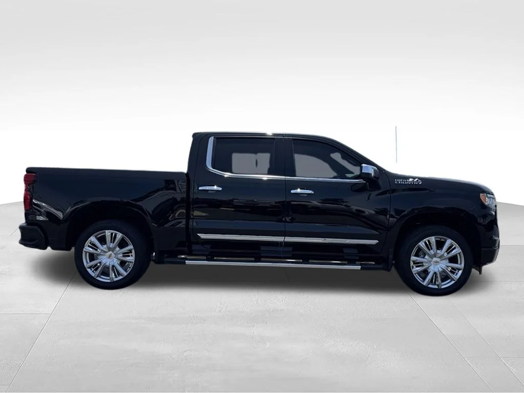 Used 2025 Black Chevrolet High Country image 12