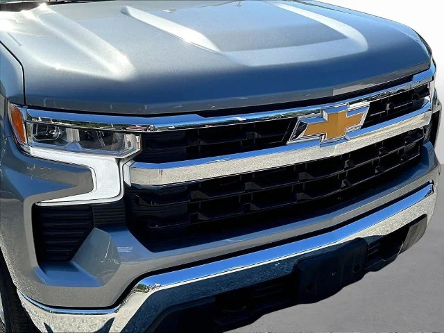 Used 2024 Gray Chevrolet LT image 36