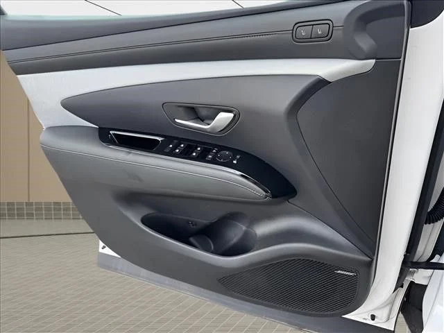 Used 2025 White Hyundai Limited image 23