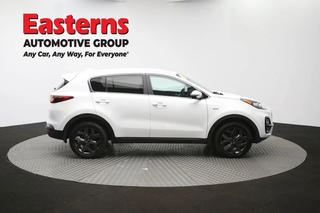 Used 2022 White Kia LX image 43