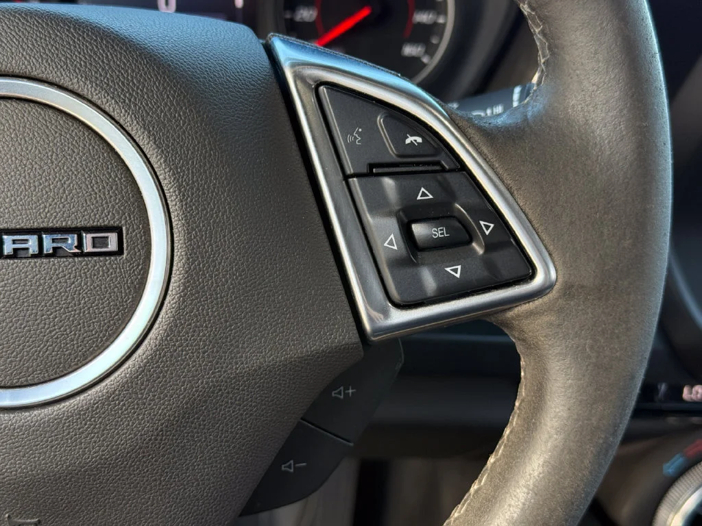 Used 2020 RED HOT Chevrolet 1LT image 24