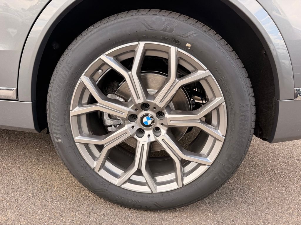 New 2027 Skyscraper Grey Metallic BMW xDrive40i image 5