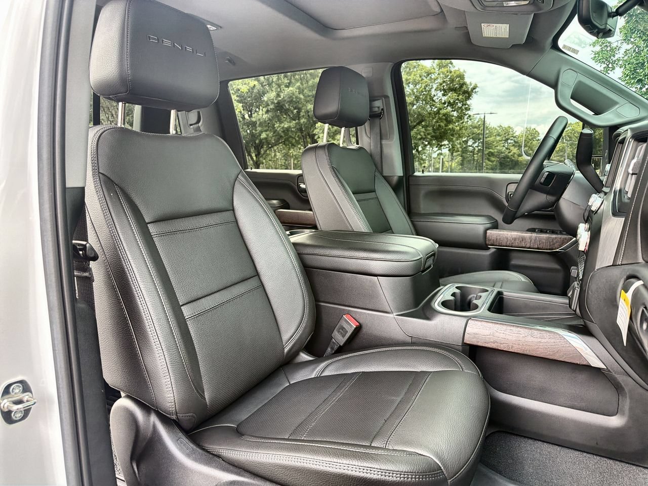 Used 2023 SUMMIT WHITE GMC Denali image 23