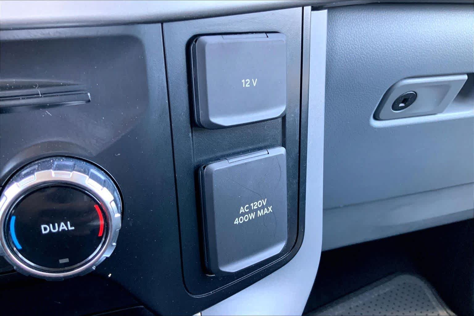Used 2024 Agate Black Metallic Ford XLT image 29