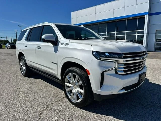 Used 2024 Iridescent Pearl Tricoat Chevrolet High Country image 8