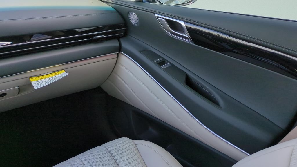 New 2026 Silver Genesis 2.5T image 13