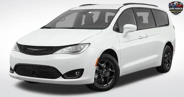 Used 2022 White Chrysler Touring L image 1