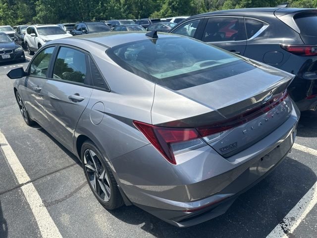 Used 2023 Silver Hyundai SEL image 4
