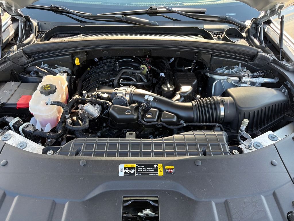 Used 2023 Silver Jeep Limited image 26
