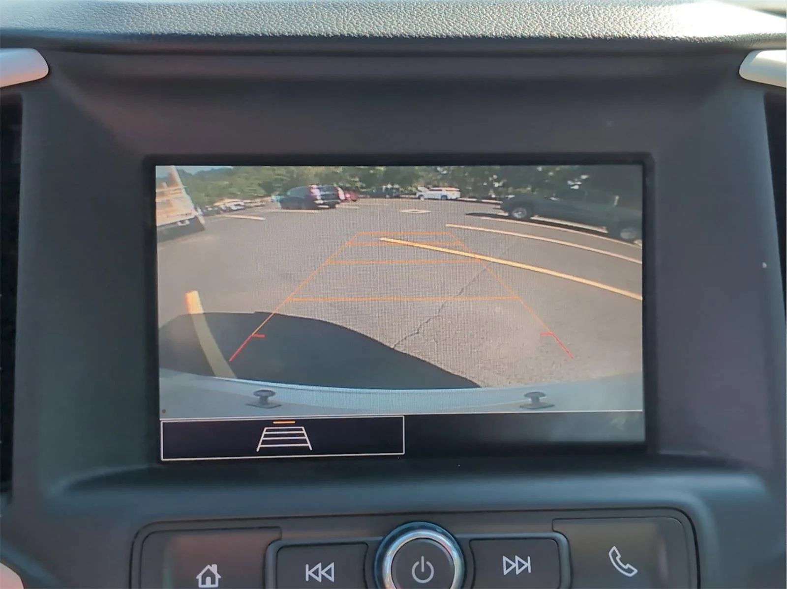Used 2022 Summit White GMC SLE image 19