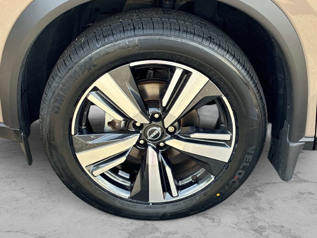 Used 2025 Black Nissan SL image 18