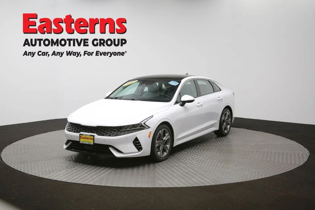 Used 2022 White Kia EX image 55