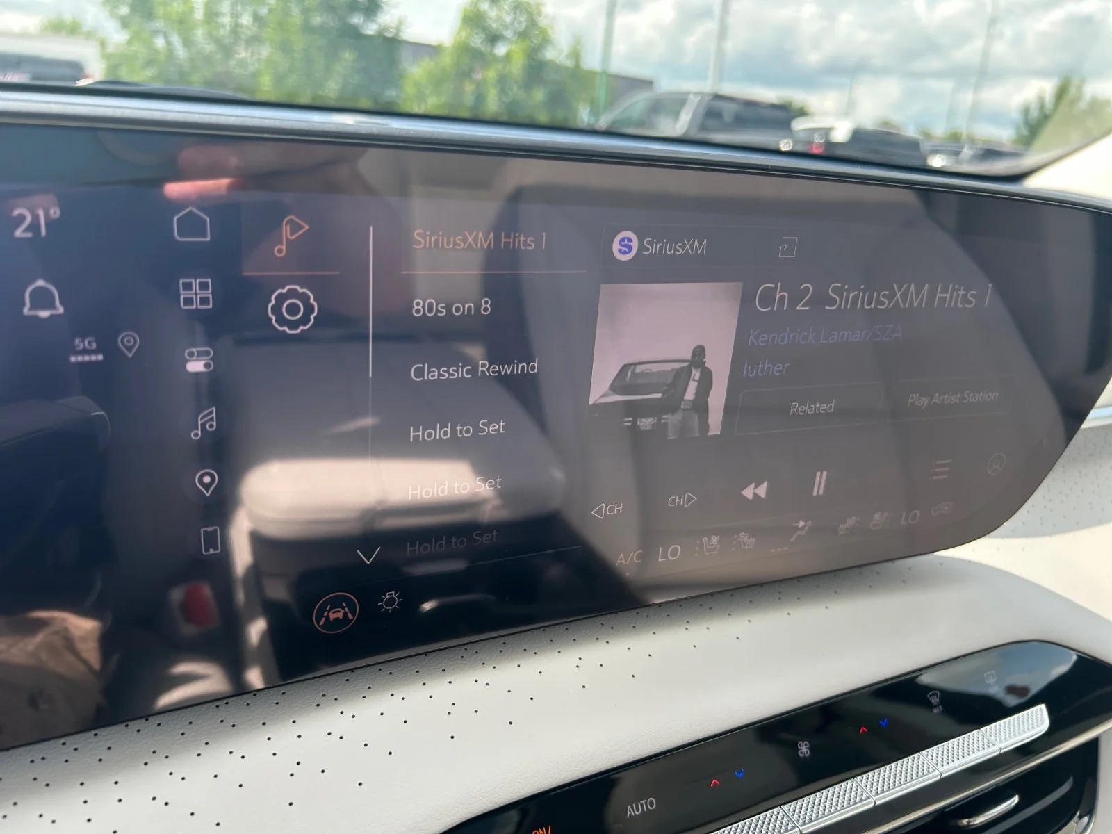 New 2026 Ebony Twilight Metallic Buick Avenir AWD image 25