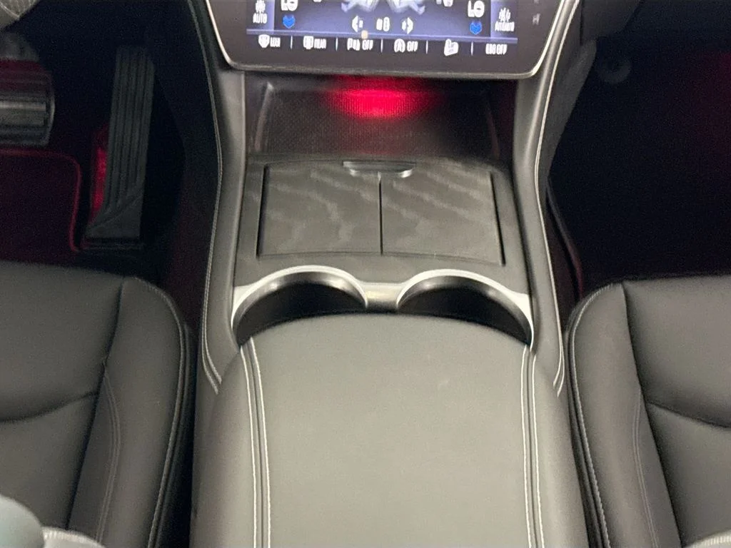 Used 2025 Bianco Maserati Base image 14