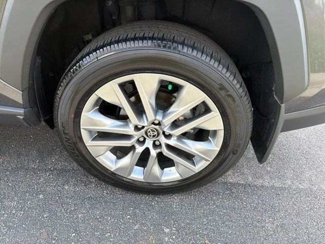 Used 2024 Gray Toyota XLE Premium image 6