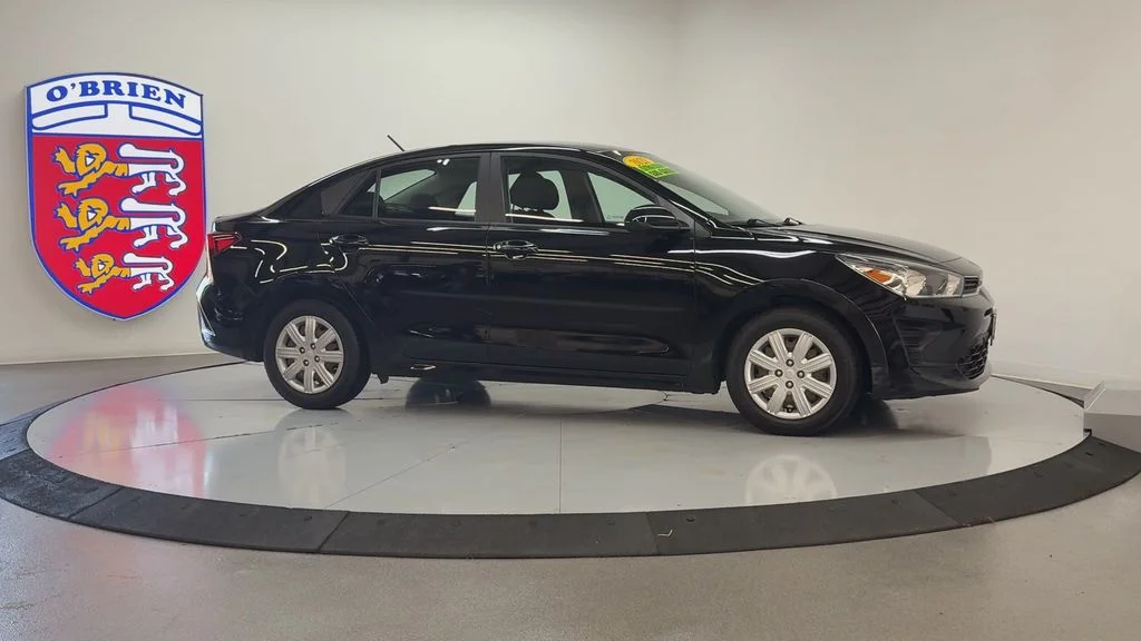 Used 2021 Aurora Black Kia LX image 3