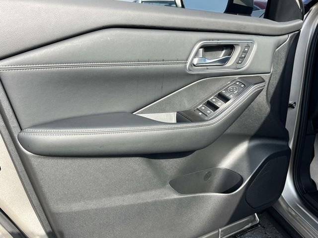 New 2026 Champagne Silver Metallic Nissan Platinum image 24