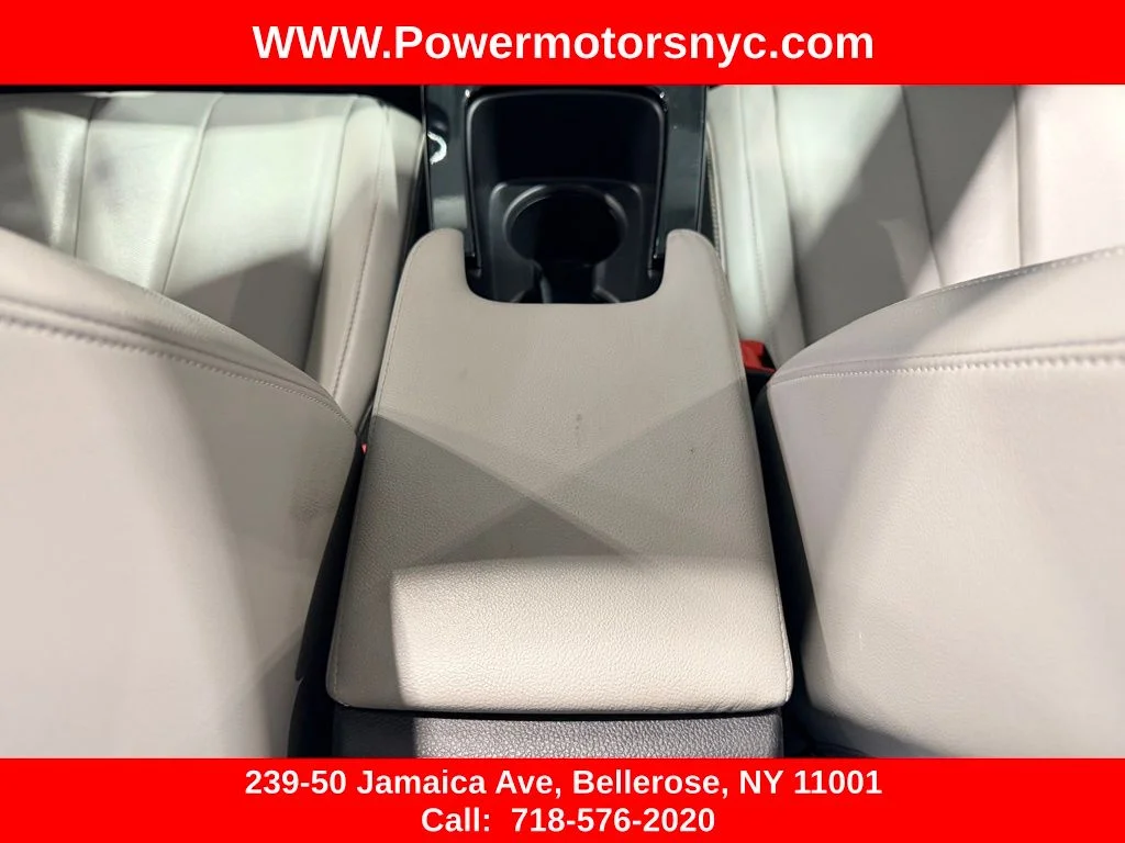 Used 2023 White Acura Base image 32