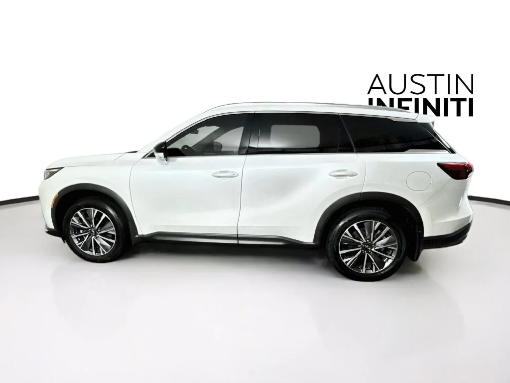 Certified Used 2027 White INFINITI LUXE image 6