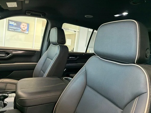 Used 2025 White GMC Elevation image 16
