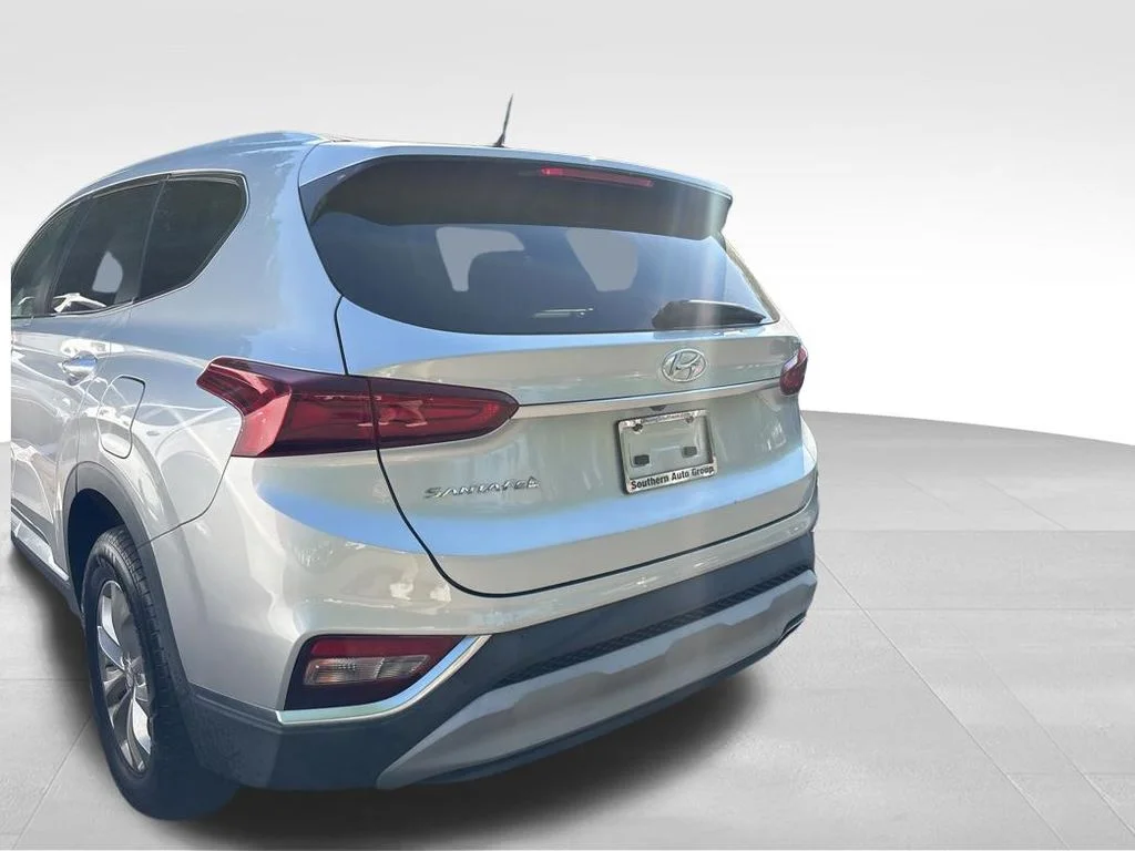 Used 2020 Silver Hyundai SE image 15