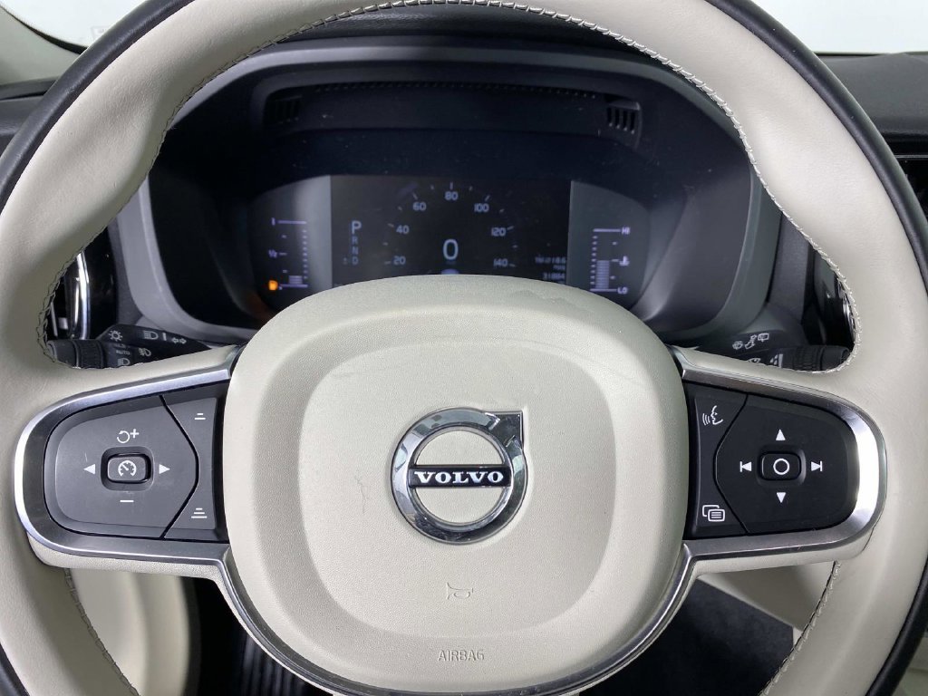 Used 2019 Silver Volvo T5 Momentum image 14
