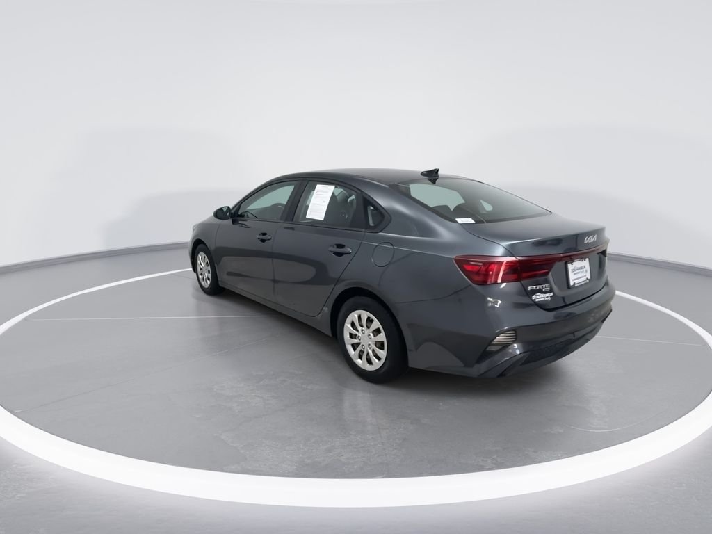 Used 2022 Gray Kia FE image 7