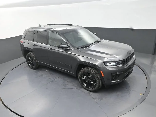 New 2026 Baltic Gray Metallic Clear-Coat Exterior Paint Jeep Limited image 10