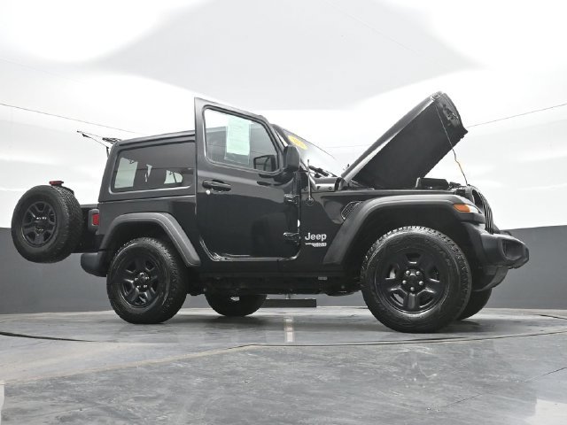 Used 2021 Black Jeep Sport image 31