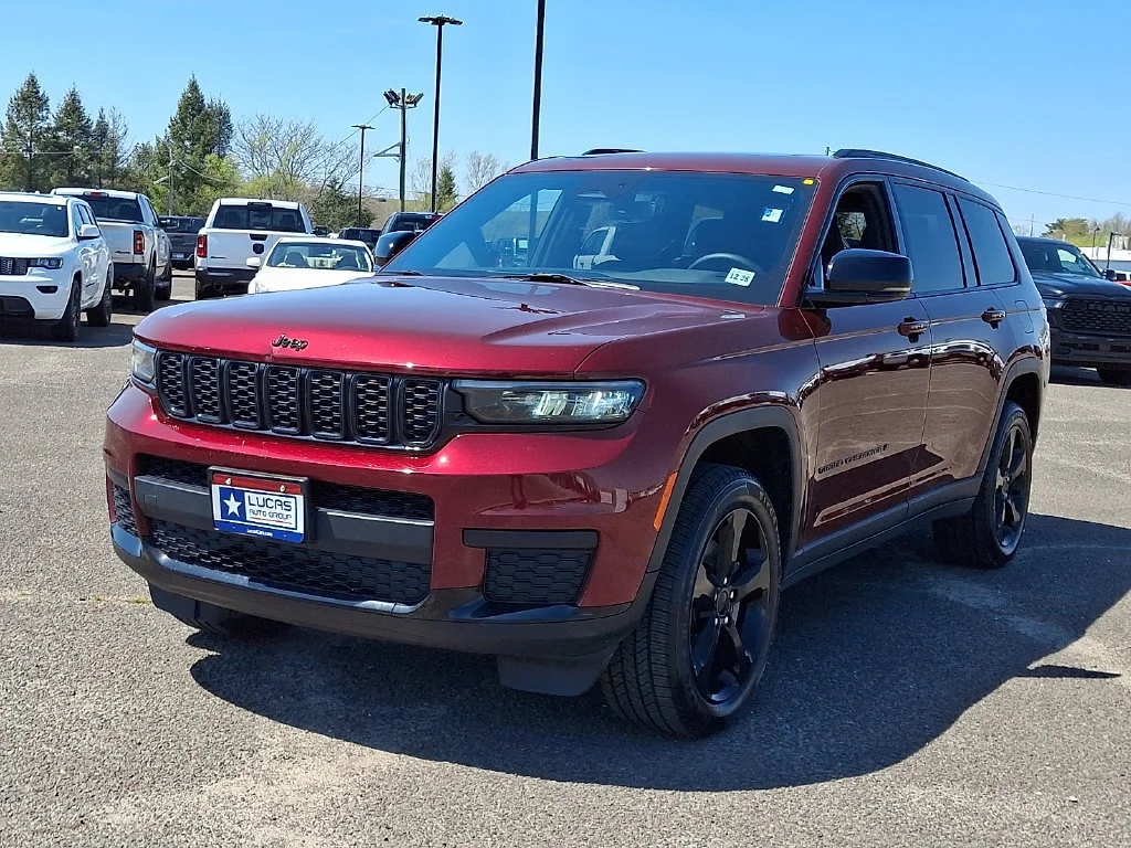 Used 2024 Red Jeep Altitude X 4x4 image 5