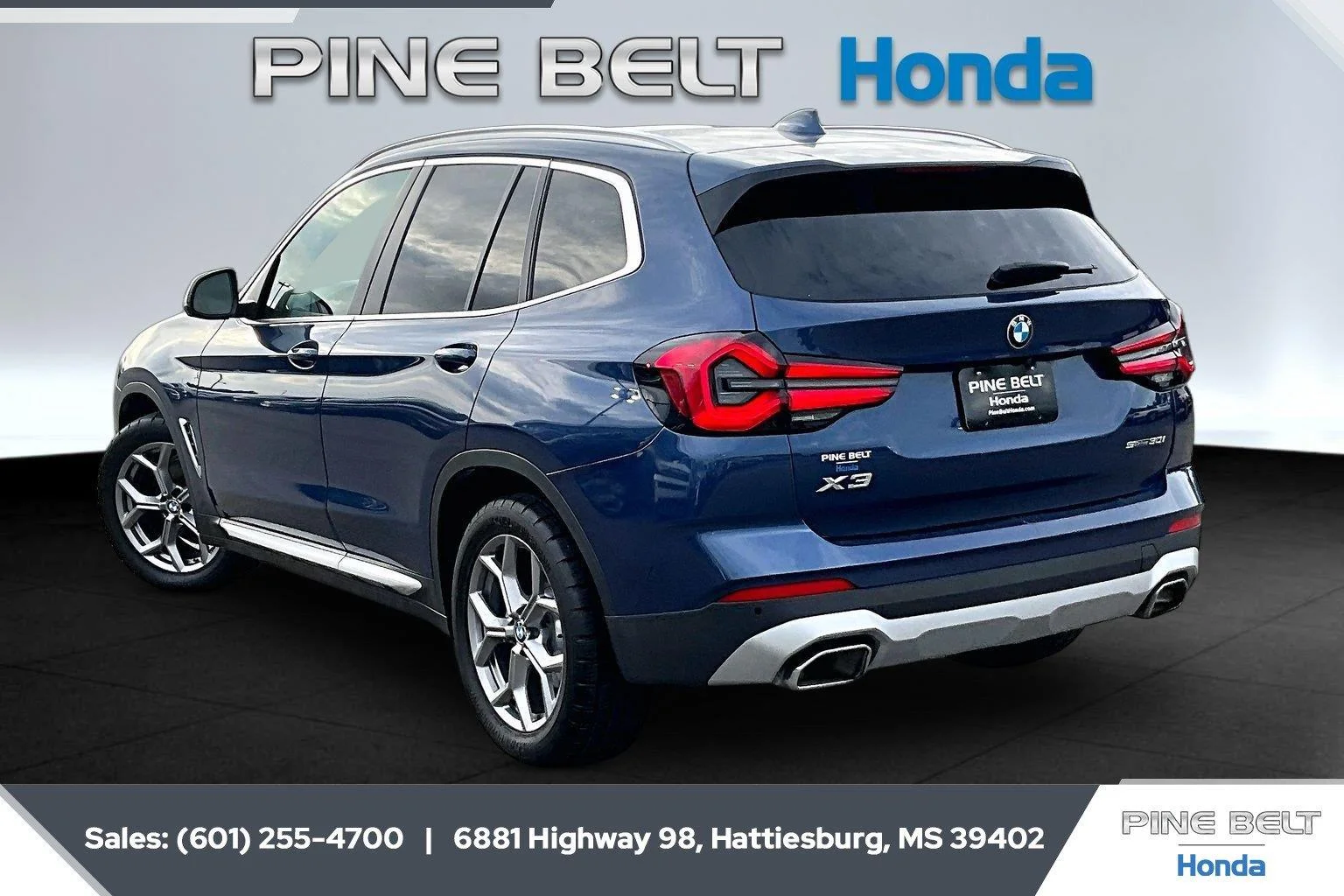 Used 2024 Phytonic Blue Metallic BMW sDrive30i image 2