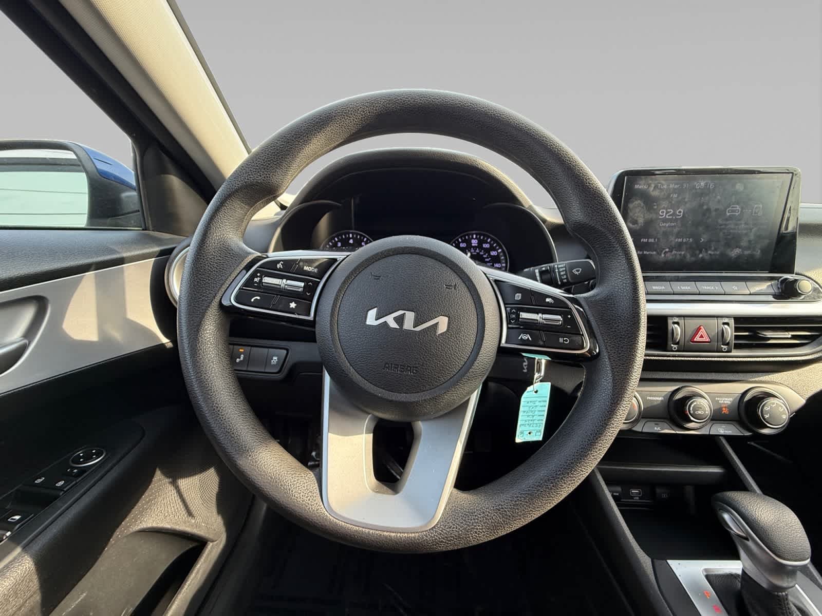 2024 Kia Forte LXS - Photo 12