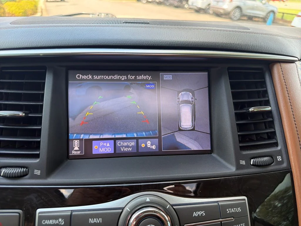 Used 2018 Moonstone White INFINITI  image 24