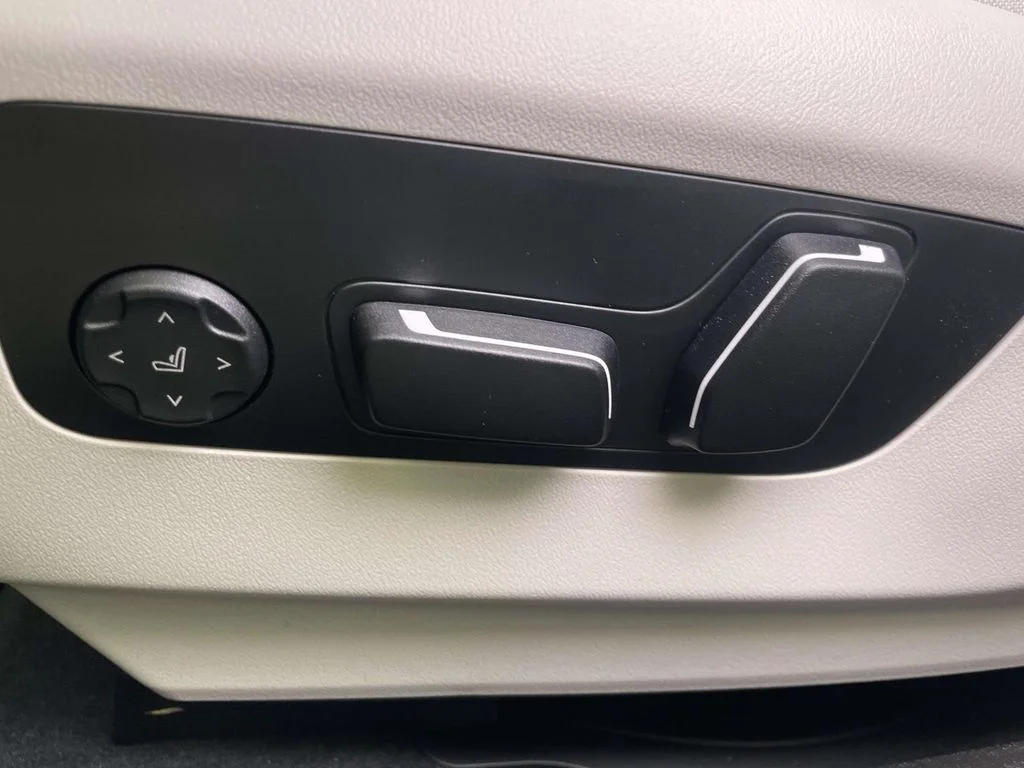 New 2027 Gray BMW 530i xDrive image 14