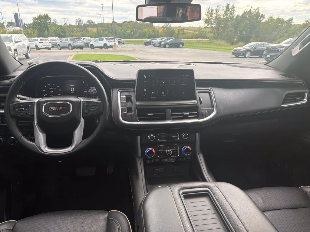 2023 GMC Yukon SLT - Photo 11