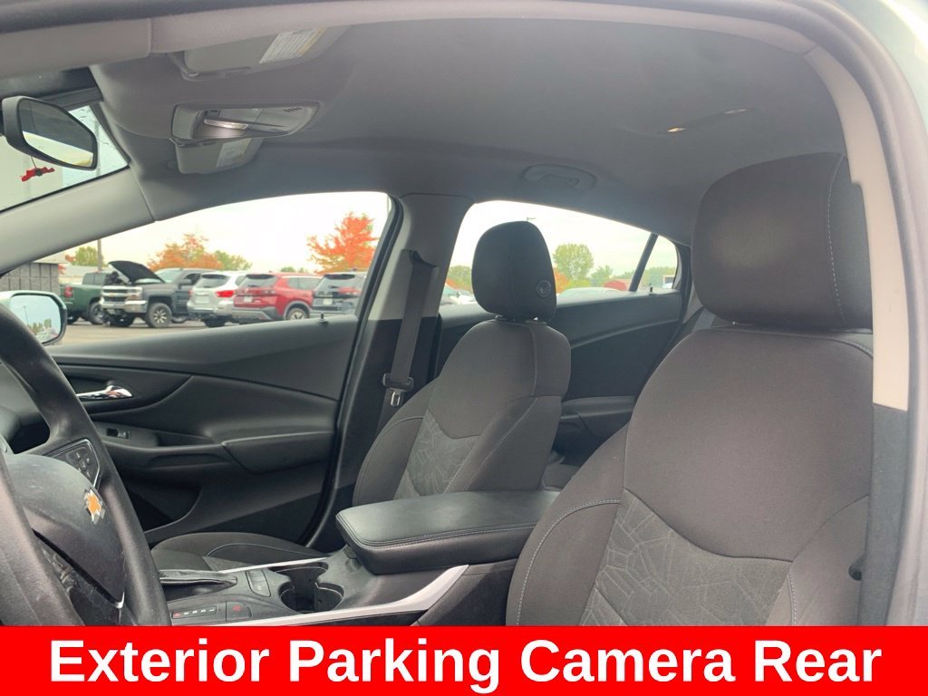 Used 2018 Green Chevrolet LT image 10