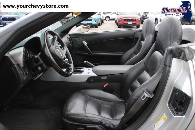 Used 2005 Machine Silver Metallic Chevrolet BASE image 17