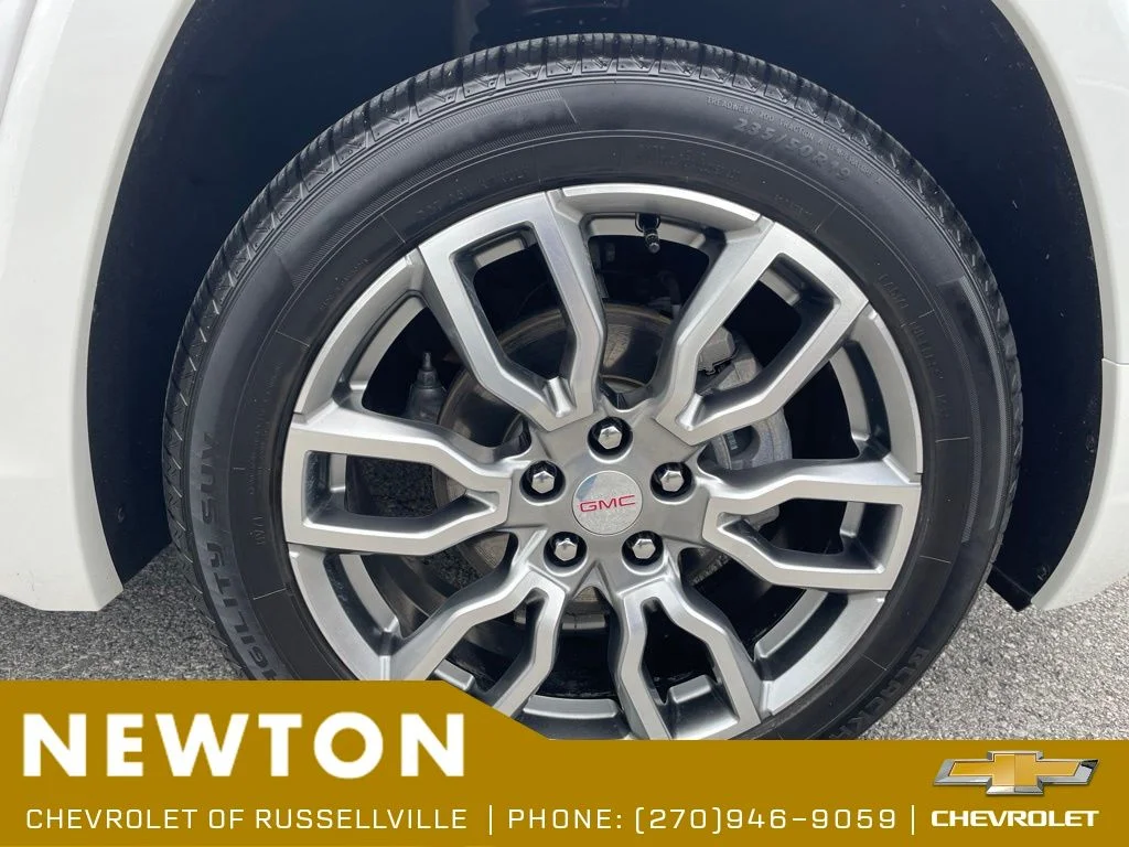 Used 2022 White Frost GMC Denali image 41