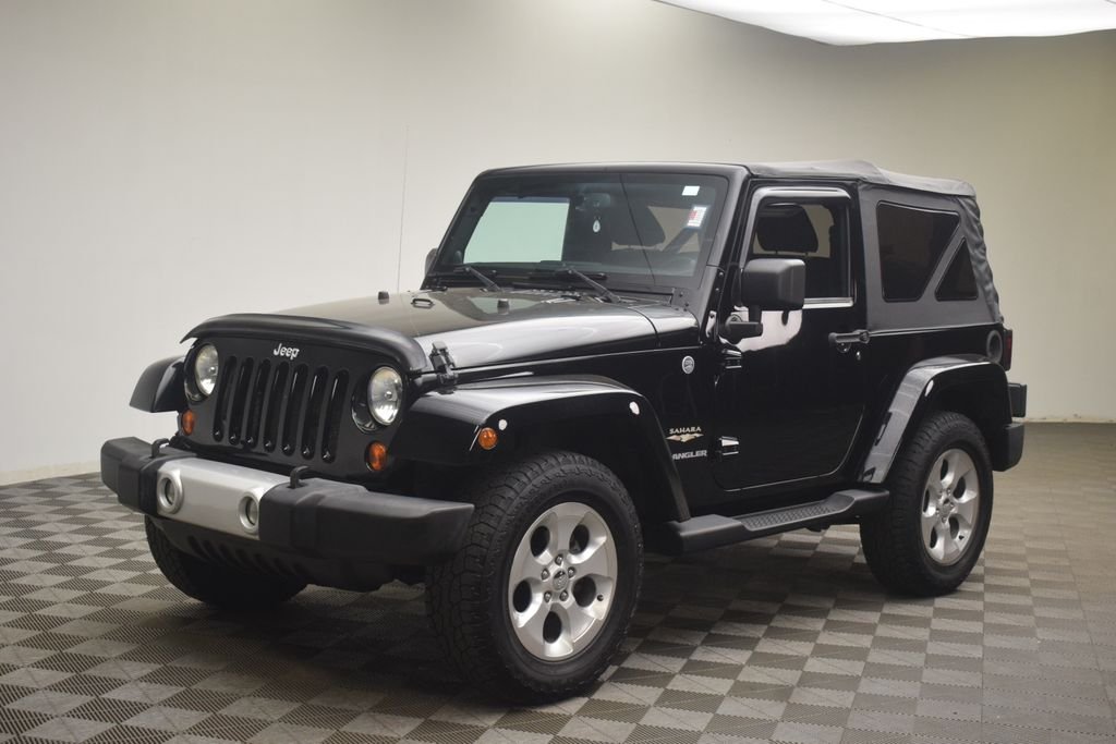 Used 2013 Black Jeep Sahara image 2