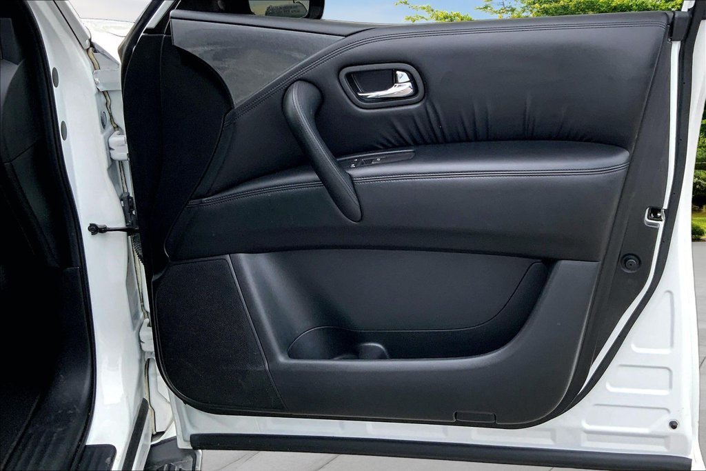 Used 2023 White Nissan SL image 29