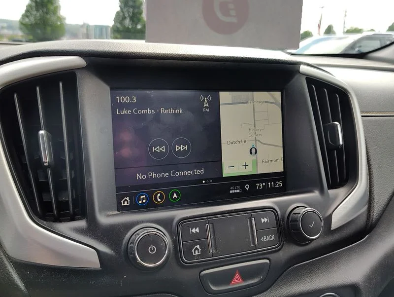 Used 2020 Black GMC SLT image 15