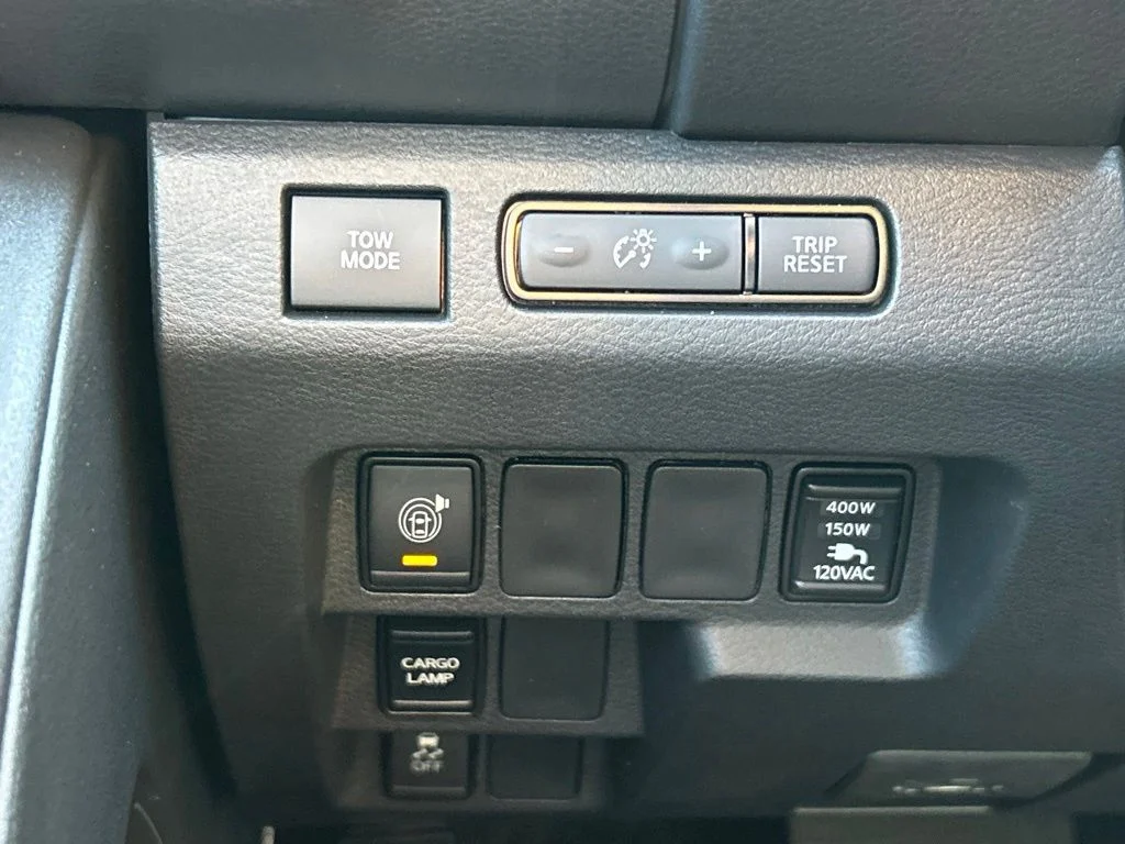 New 2026 Glacier White Nissan Crew Cab SV image 30